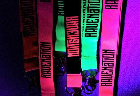 Lanyard with UV thread